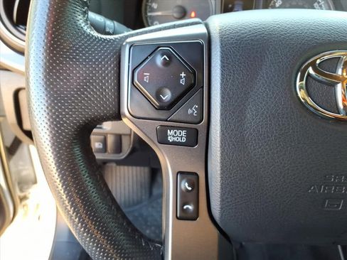 Used 2019 Toyota Tacoma TRD Off-Road image 29