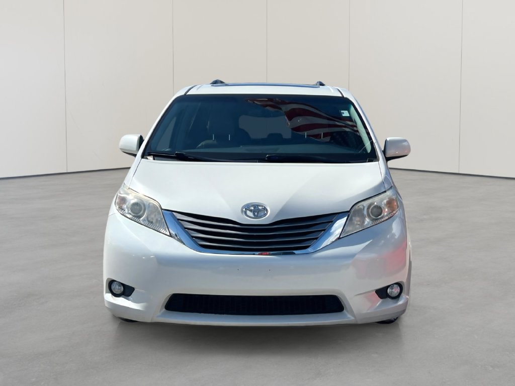 Used 2017 Toyota Sienna XLE w/ XLE Navigation Package AWD/4WD image 8