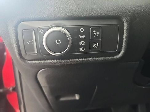 Used 2021 Ford Explorer XLT w/ Equipment Group 202A AWD/4WD image 17