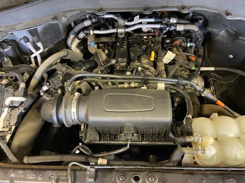 Used 2022 Ford Explorer XLT w/ Equipment Group 202A image 30