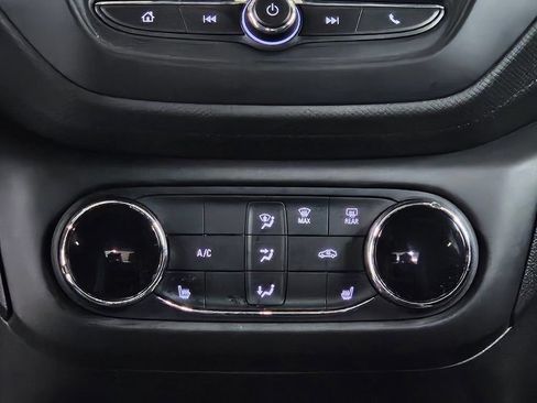 Used 2022 Chevrolet TrailBlazer LT w/ LPO, Blackout Package FWD image 20
