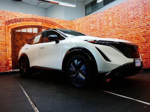 Certified 2023 Nissan Ariya FWD image 3