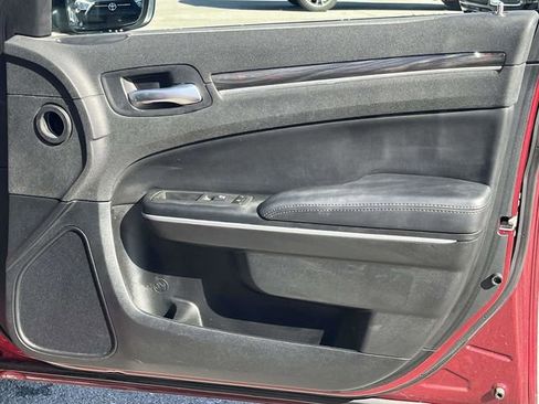 Used 2022 Chrysler 300 Touring image 25