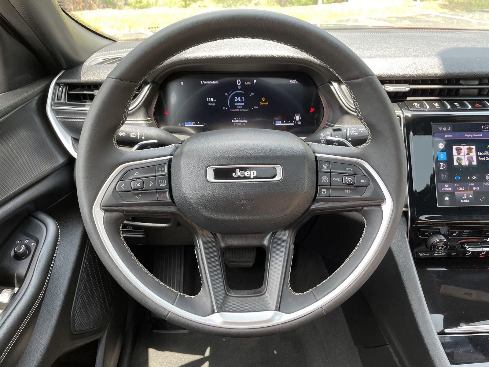 Used 2023 Jeep Grand Cherokee Altitude AWD/4WD image 18
