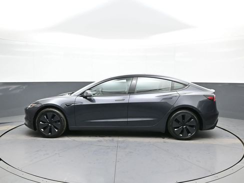 Used 2025 Tesla Model 3 Long Range image 9