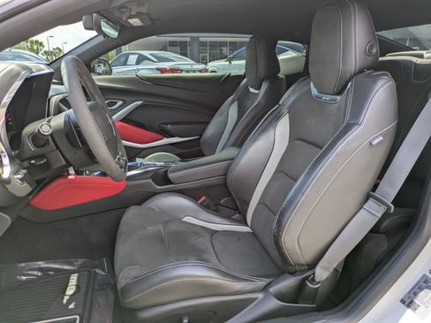 Used 2020 Chevrolet Camaro SS RWD image 15