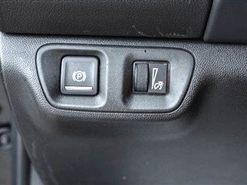 Used 2023 GMC Acadia SLT FWD image 13