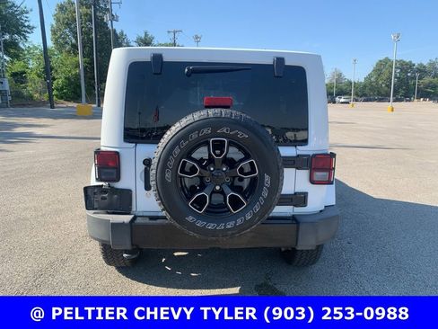 Used 2018 Jeep Wrangler Unlimited Sahara AWD/4WD image 7