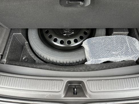 Used 2023 Buick Envision Avenir image 25