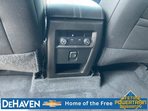 Used 2023 Chevrolet Traverse LT FWD image 21