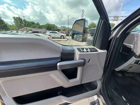 Used 2018 Ford F250 XLT w/ XLT Premium Package AWD/4WD image 7