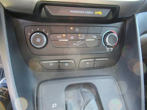 Used 2022 Ford Transit Connect XL image 29