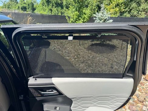 New 2025 Mitsubishi Outlander AWD image 16