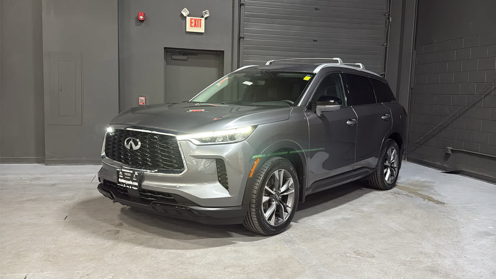 Used 2023 INFINITI QX60 Luxe w/ Cargo Package AWD/4WD image 3