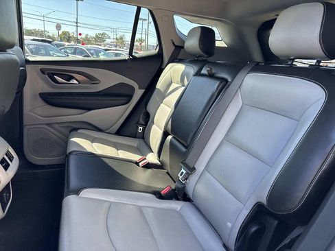 Used 2024 GMC Terrain SLT image 16