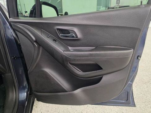 Used 2019 Chevrolet Trax LS FWD image 24