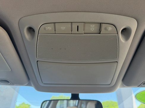 Used 2015 Nissan Rogue S FWD image 19