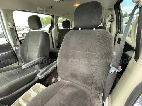 Used 2013 Dodge Grand Caravan SE FWD image 17