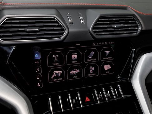 Used 2020 Lamborghini Urus image 26