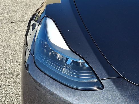 Used 2025 Tesla Model Y Long Range RWD image 9