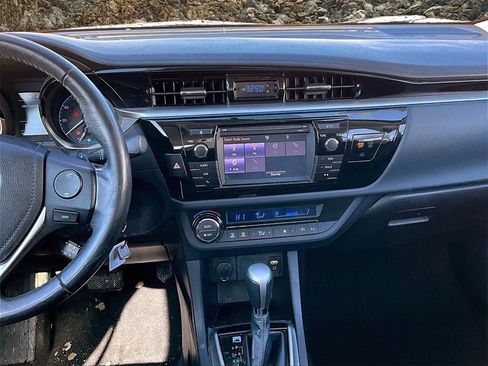 Used 2016 Toyota Corolla S image 5