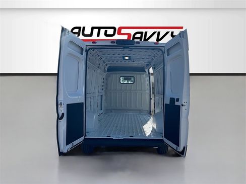 Used 2024 RAM ProMaster 2500 w/ Convenience Group image 23