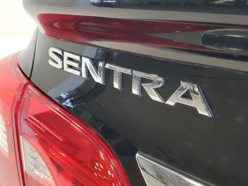 Used 2019 Nissan Sentra S w/ Appearance Package FWD image 7