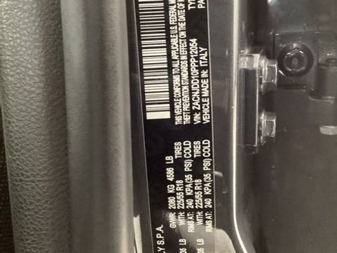 Used 2023 Jeep Renegade Limited image 26