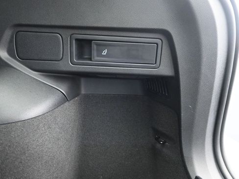 Used 2024 Volkswagen Tiguan S image 24