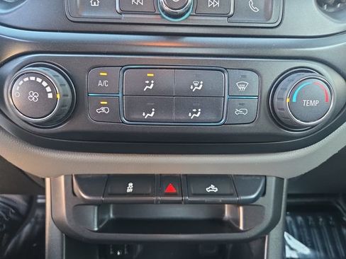 Used 2022 Chevrolet Colorado W/T w/ WT Convenience Package AWD/4WD image 24
