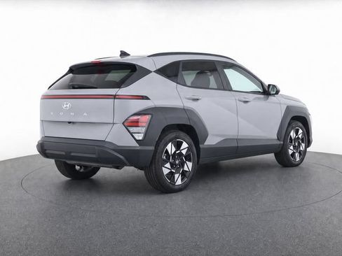 Used 2025 Hyundai Kona SEL FWD image 6