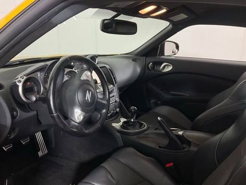 Used 2017 Nissan 370Z Touring image 21