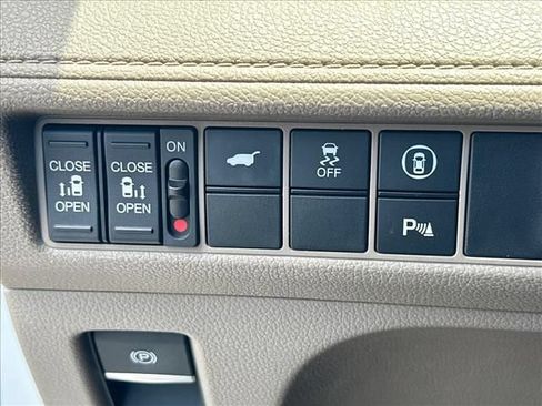 Used 2024 Honda Odyssey Elite image 24