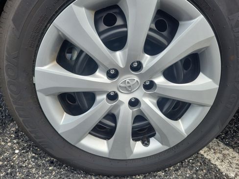 Used 2025 Toyota Corolla LE FWD image 9