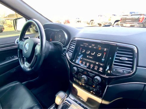 Used 2021 Jeep Grand Cherokee Limited w/ Luxury Group II image 41