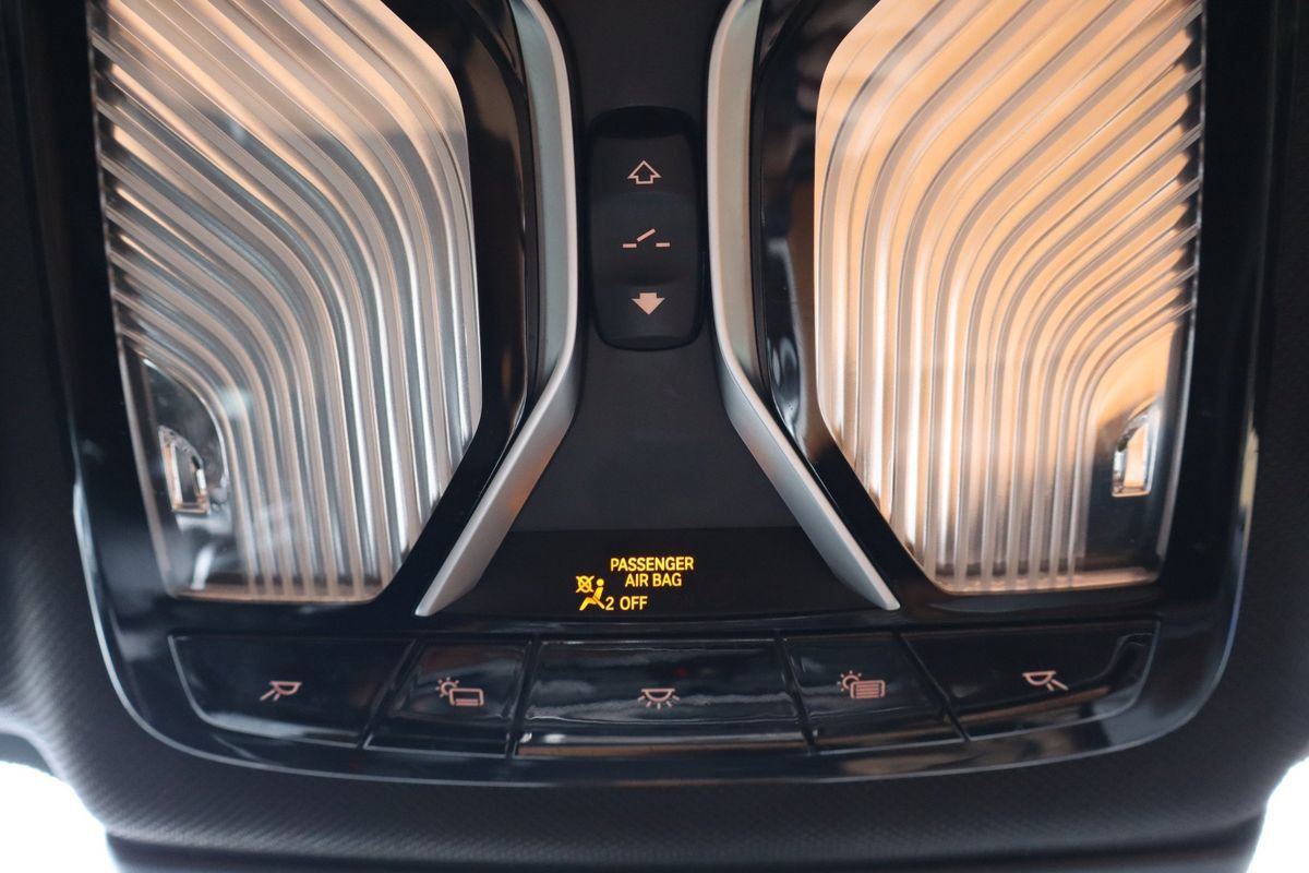 Used 2017 BMW 750i xDrive AWD/4WD image 26