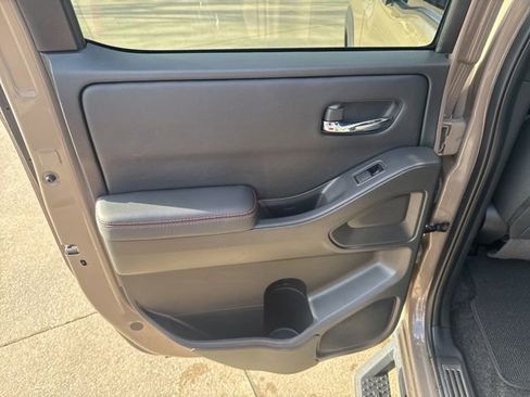 Used 2024 Nissan Frontier PRO-4X w/ Technology Package image 18