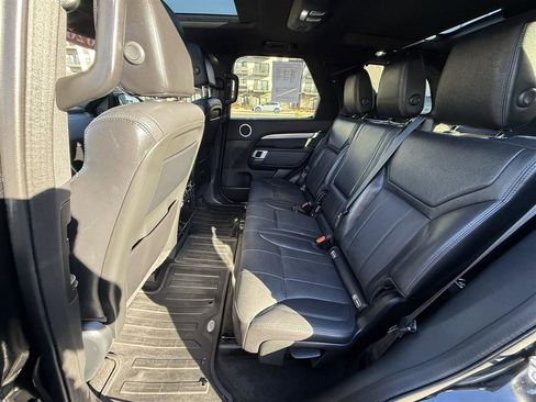 Used 2020 Land Rover Discovery Landmark AWD/4WD image 16