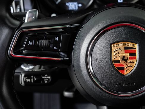 Used 2023 Porsche Macan AWD/4WD image 9