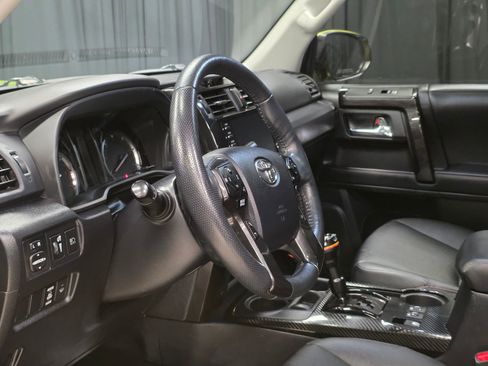 Used 2023 Toyota 4Runner TRD Off-Road Premium w/ Moonroof Package AWD/4WD image 17