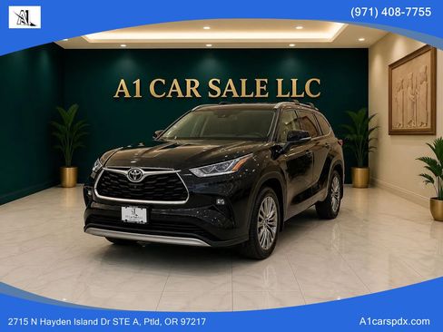 Used 2021 Toyota Highlander Platinum AWD/4WD image 1