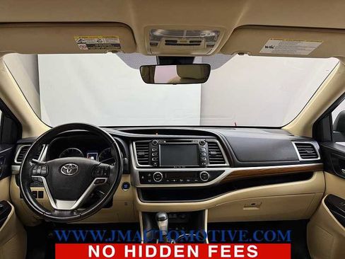 Used 2017 Toyota Highlander Limited image 12
