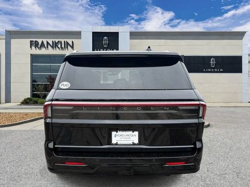 New 2026 Lincoln Navigator Premiere AWD/4WD image 6