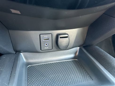 Used 2017 Nissan Rogue S image 31