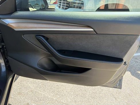 Used 2022 Tesla Model 3 Long Range AWD/4WD image 18