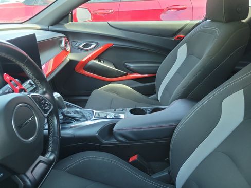 Used 2023 Chevrolet Camaro LT RWD image 7