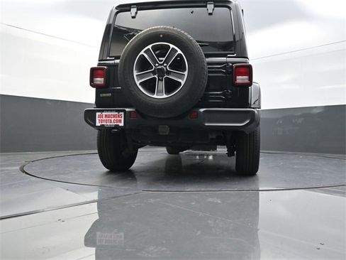 Used 2023 Jeep Wrangler Unlimited Sahara w/ Cold Weather Group image 32