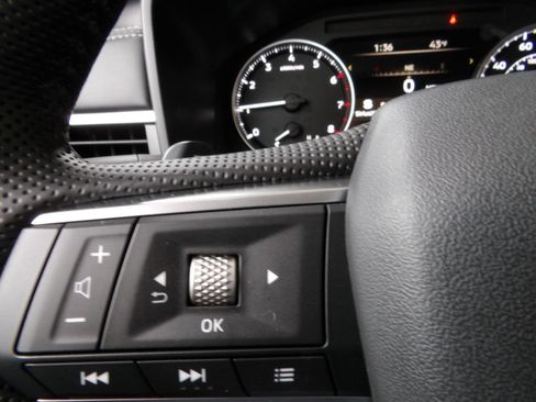 New 2026 Mitsubishi Outlander SE image 31