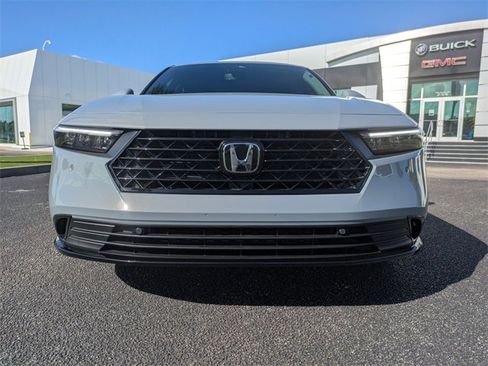 Used 2025 Honda Accord Touring image 7