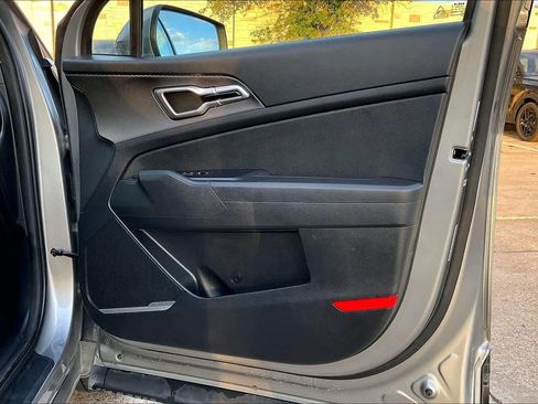 Used 2023 Kia Sportage LX image 28